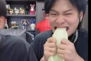 吃瓜网红小杨哥是谁呀视频,视频走红背后的故事